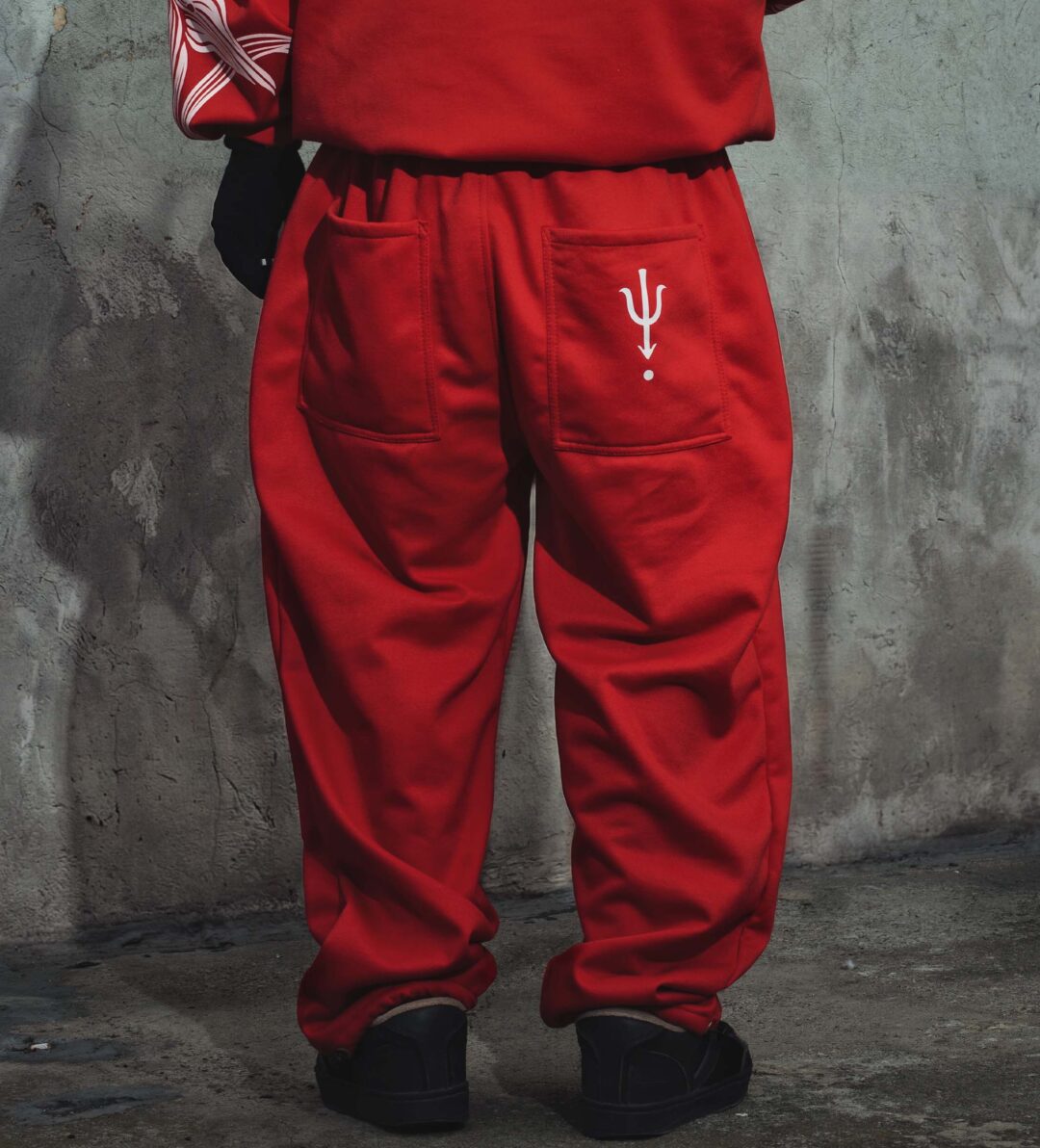 SWEATPANTS / RED BLOOM